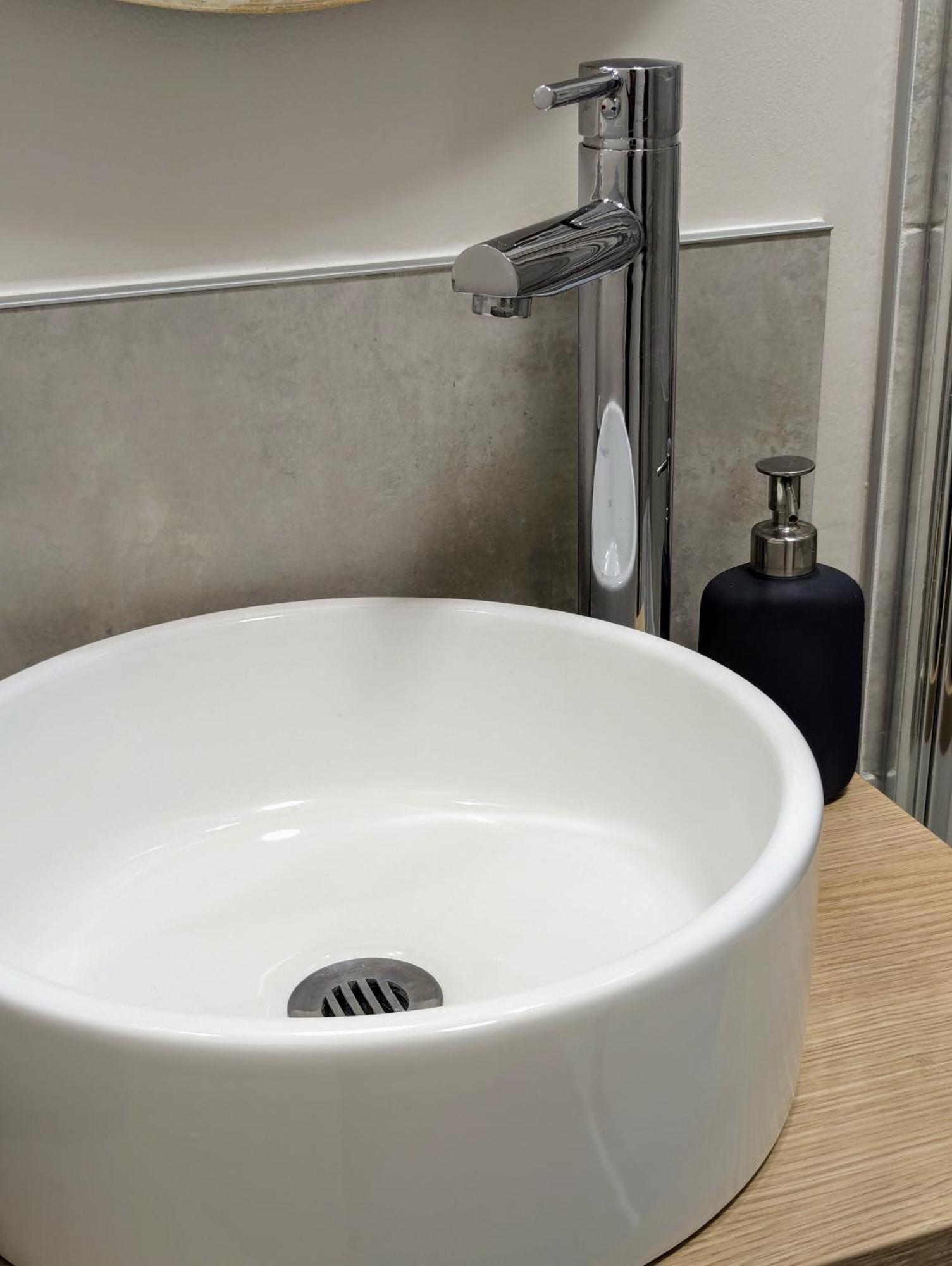 Artist Home - City Center - Bathtub - Terrasse - Full Appartment รูออง ภายนอก รูปภาพ